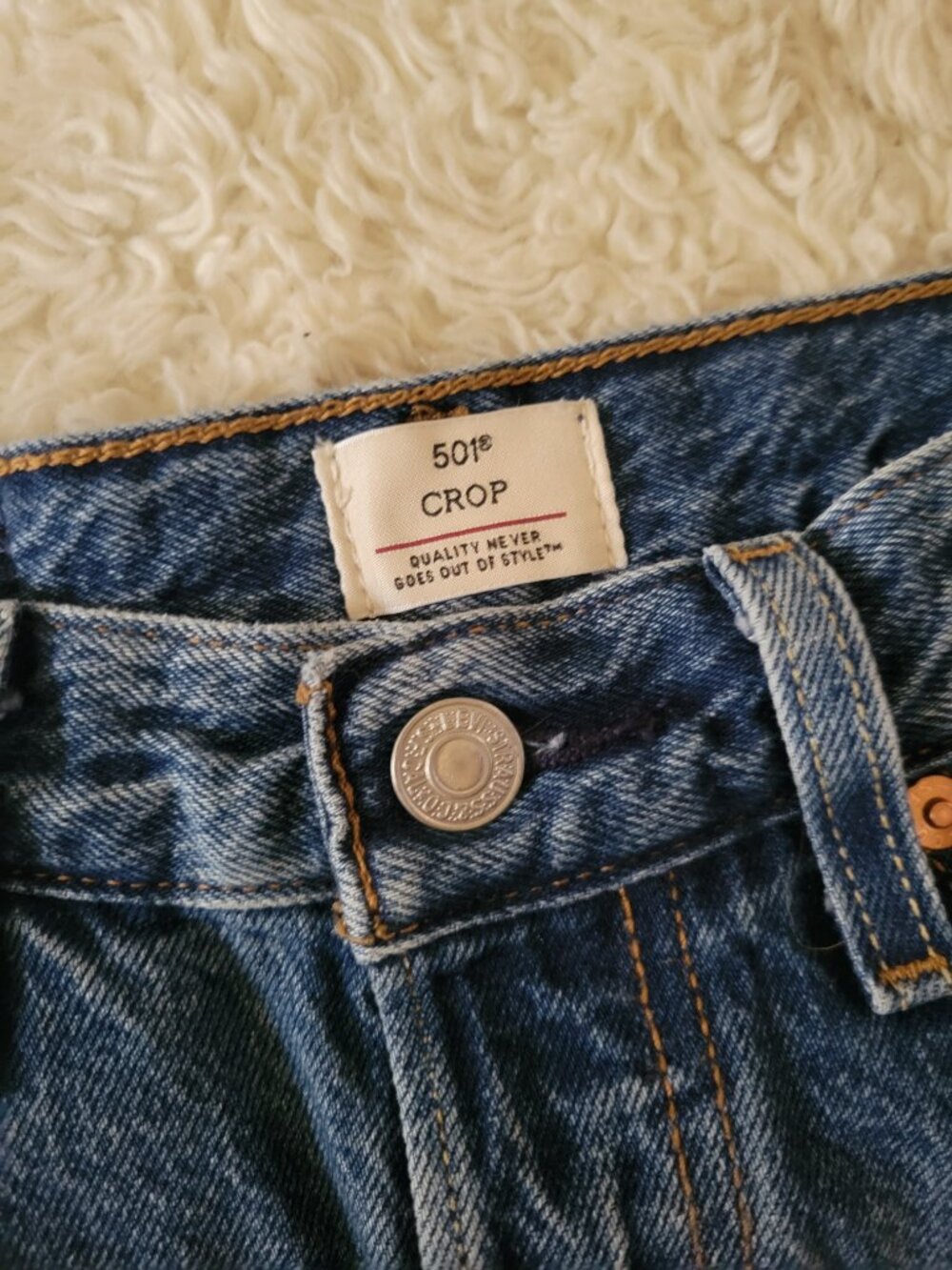 Levi's Lightweight 501 Cropped Jeans | Cotton Lyocell | 24" Inseam - Picture 14 of 16